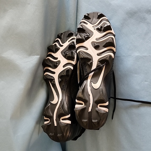 Nike Cleats - Picture 5 of 6